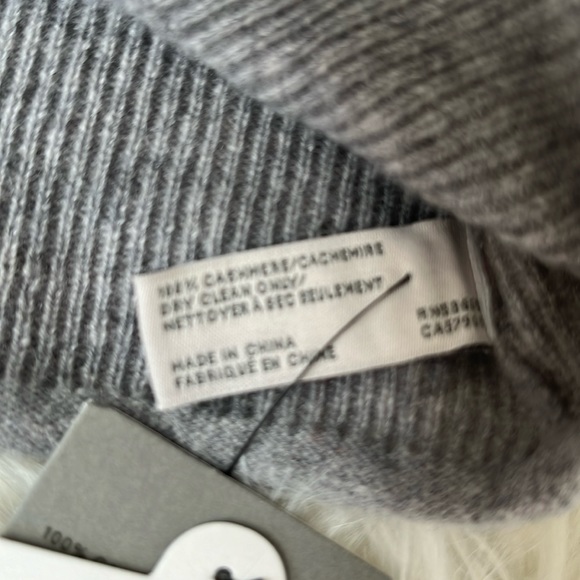 100% Cashmere Knit Beanie Hat - Picture 5 of 5